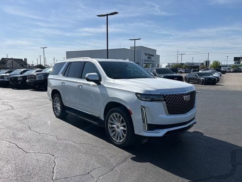 Used 2023 Cadillac Escalade Premium Luxury AWD/4WD image 4