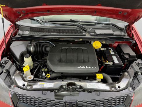 Used 2014 Dodge Grand Caravan SXT image 41