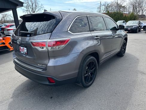 Used 2016 Toyota Highlander XLE image 6