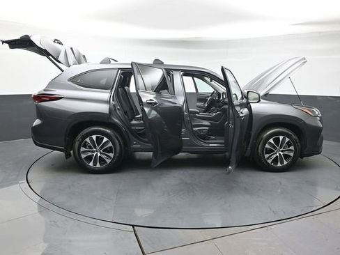 Certified 2024 Toyota Highlander XLE AWD/4WD image 54