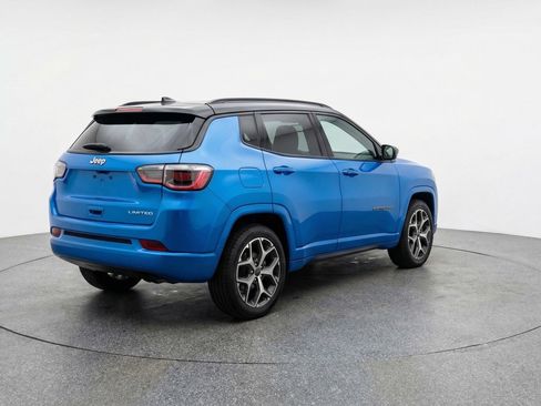 Used 2025 Jeep Compass Limited AWD/4WD image 9
