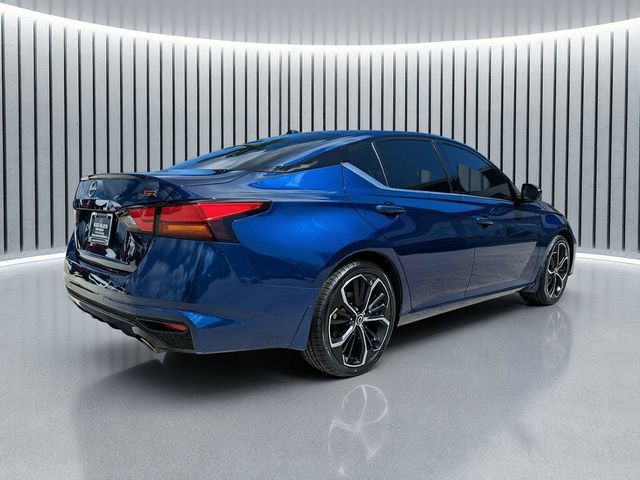 Used 2024 Nissan Altima 2.5 SR w/ SR Premium Package FWD image 4