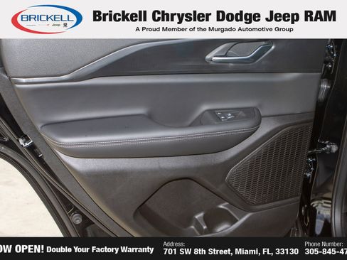 New 2025 Jeep Grand Cherokee Laredo image 11