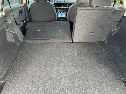 Used 2023 Nissan Rogue S image 17