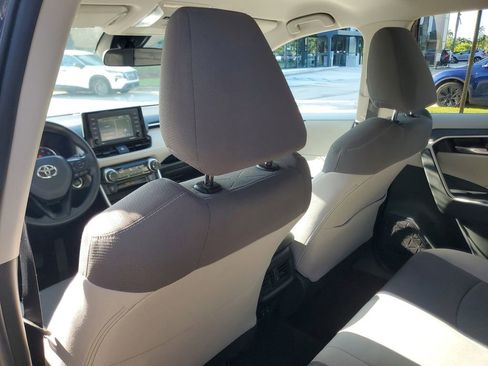Used 2020 Toyota RAV4 XLE FWD image 11