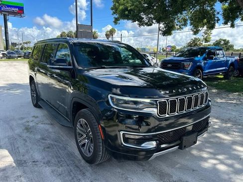 Used 2024 Jeep Wagoneer L Series II w/ Flexible Seating Group AWD/4WD image 1