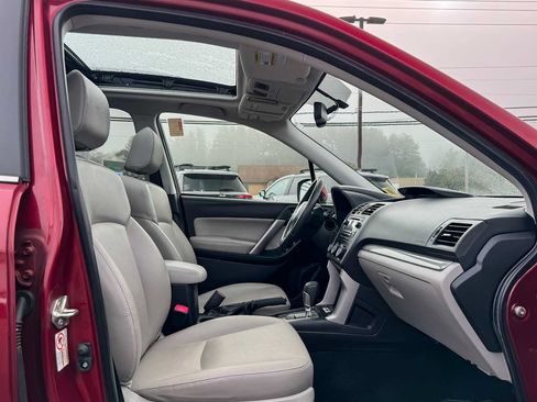 Used 2015 Subaru Forester 2.5i Limited AWD/4WD image 9