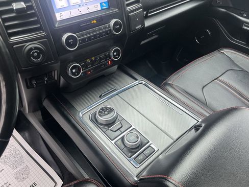 Used 2019 Ford Expedition Limited w/ Equipment Group 303A AWD/4WD image 26