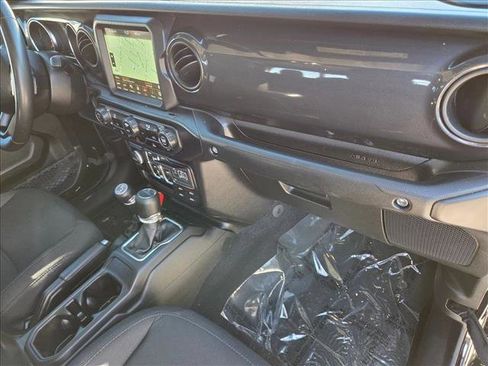 Used 2022 Jeep Gladiator Sport image 21