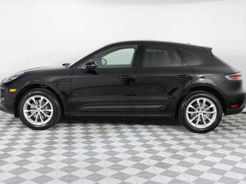 Certified 2025 Porsche Macan image 2