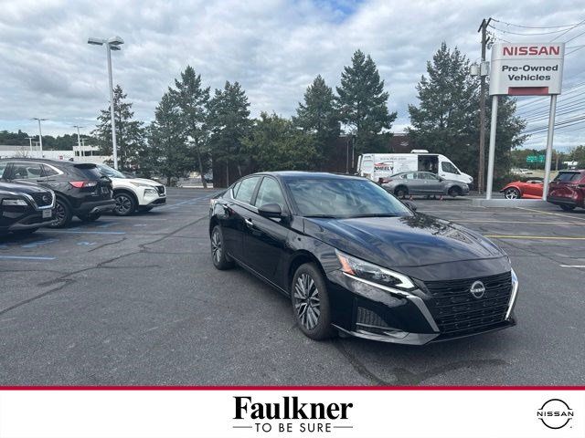 Certified 2025 Nissan Altima 2.5 SV AWD/4WD image 1