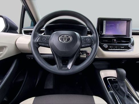 Used 2025 Toyota Corolla LE FWD image 6