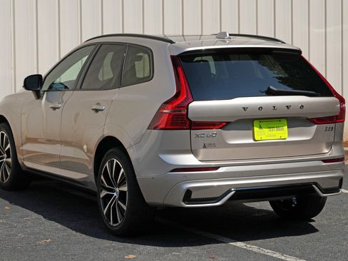 Used 2023 Volvo XC60 B5 Plus AWD/4WD image 51