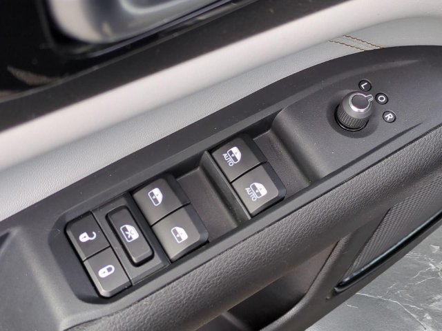 Used 2024 Jeep Compass Limited AWD/4WD image 15
