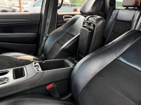Used 2018 Jeep Grand Cherokee Altitude AWD/4WD image 26
