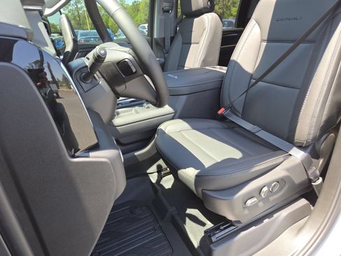 New 2026 GMC Sierra 2500 Denali w/ Denali Reserve Package AWD/4WD image 32