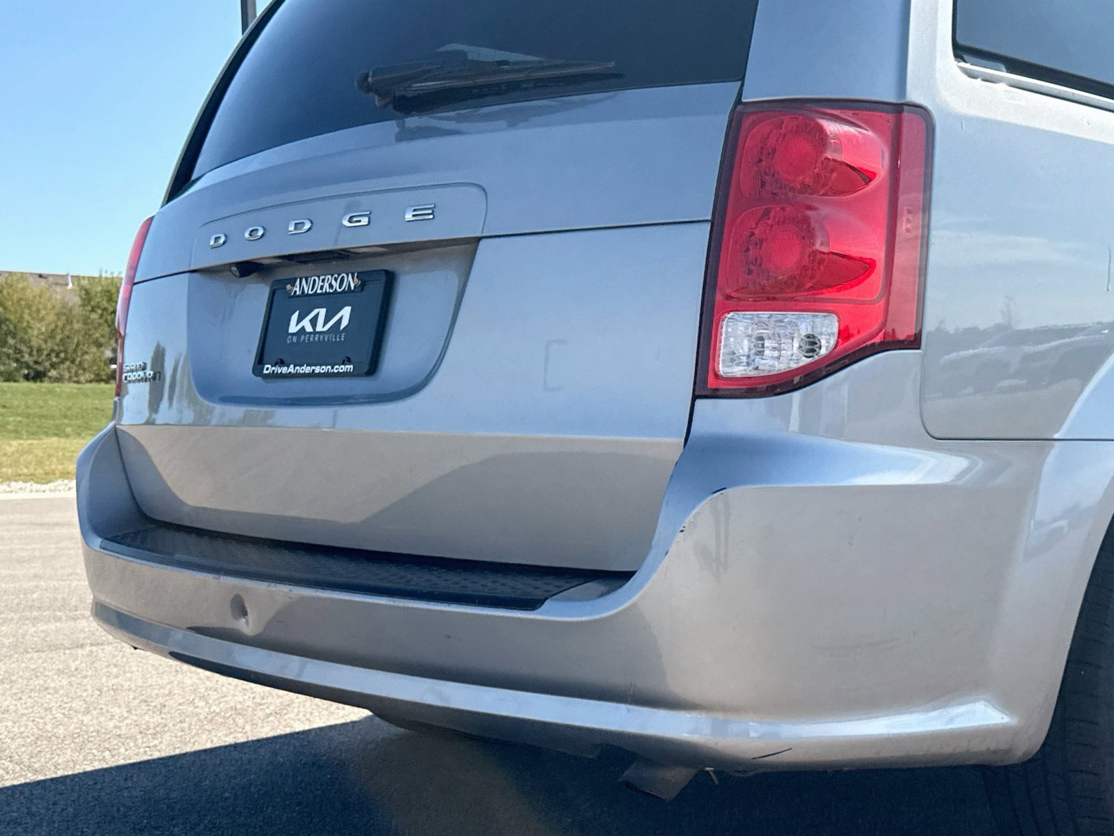 Used 2018 Dodge Grand Caravan SE FWD image 6