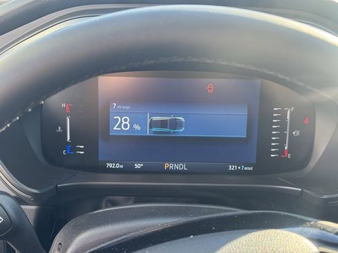 Used 2024 Ford Escape SE image 10