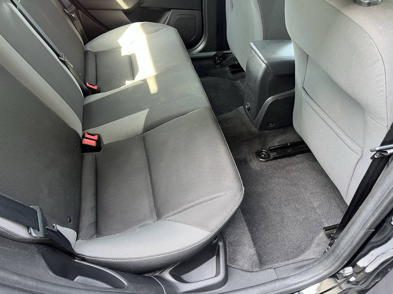 Used 2012 Ford Focus SE FWD image 11