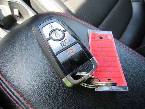 Used 2025 Ford Escape ST-Line FWD image 14