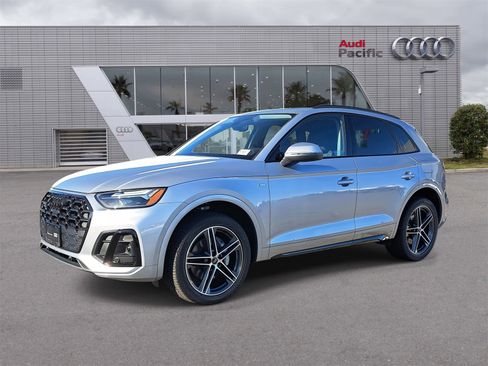 Certified 2023 Audi Q5 e Premium Plus w/ Premium Plus Package image 1