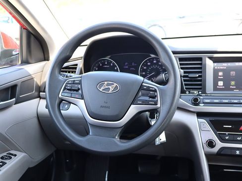 Used 2017 Hyundai Elantra SE FWD image 14