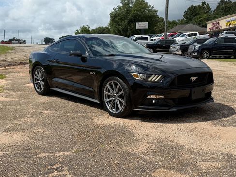Used 2017 Ford Mustang GT Premium RWD image 7