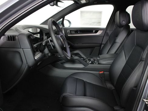 New 2026 Porsche Cayenne image 5