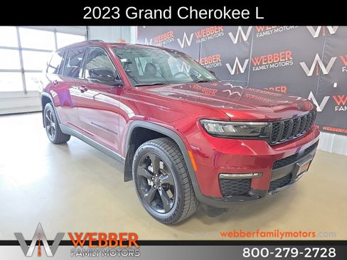 Used 2023 Jeep Grand Cherokee L Limited w/ Black Appearance Package AWD/4WD image 1
