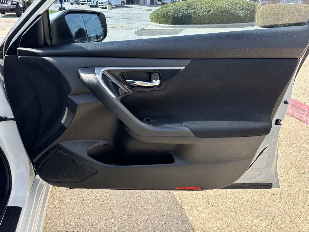 Used 2014 Nissan Altima 2.5 S FWD image 13
