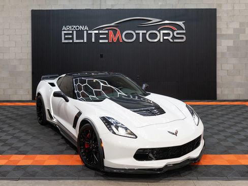 Used 2016 Chevrolet Corvette Z06 w/ Z07 Performance Package RWD image 3