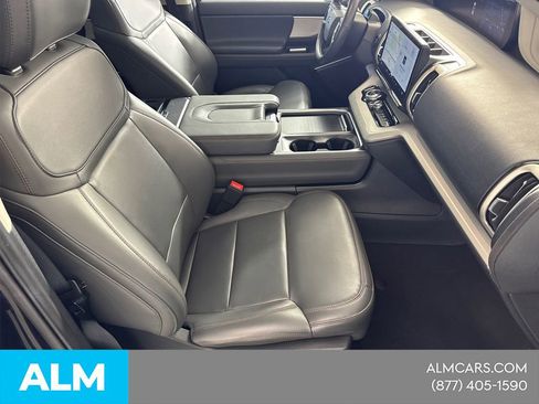 Used 2025 Ford Expedition Max Active AWD/4WD image 17