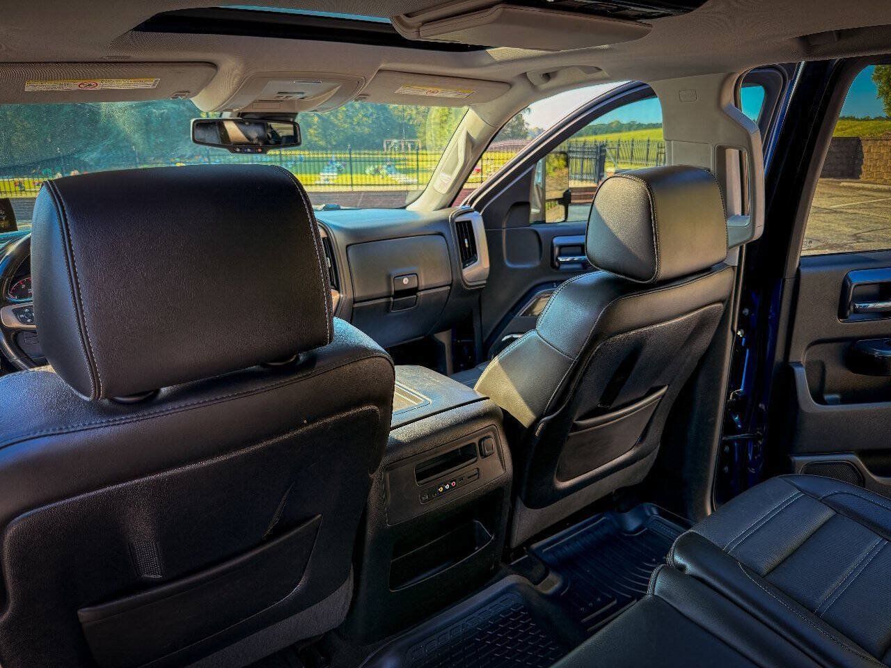 Used 2015 GMC Sierra 2500 Denali w/ Duramax Plus Package AWD/4WD image 23