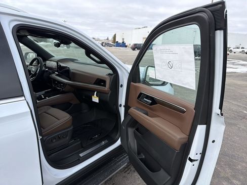 New 2026 Chevrolet Tahoe High Country w/ Sun And Tow Package image 33