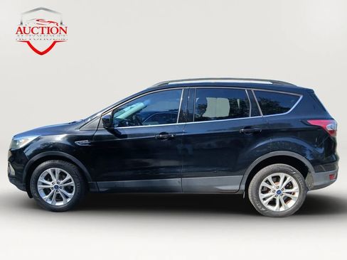 Used 2017 Ford Escape SE w/ Equipment Group 201A FWD image 8