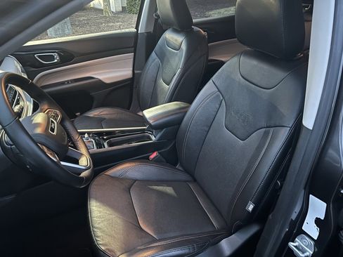 Used 2022 Jeep Compass Limited image 7