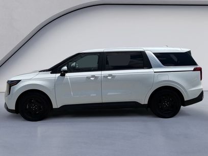 Used 2025 Kia Carnival