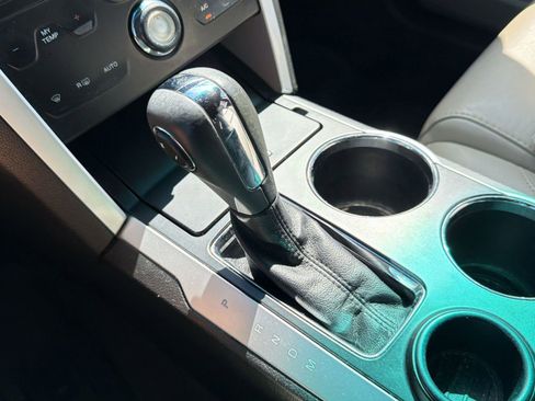 Used 2014 Ford Explorer XLT w/ Equipment Group 202A image 17