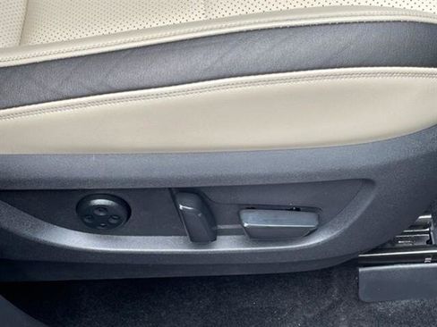 Used 2022 INFINITI QX50 Sensory image 10