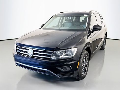 Used 2020 Volkswagen Tiguan SE image 4