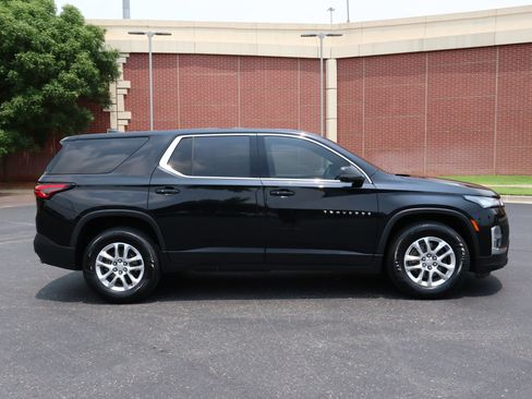 Used 2022 Chevrolet Traverse LS FWD image 28