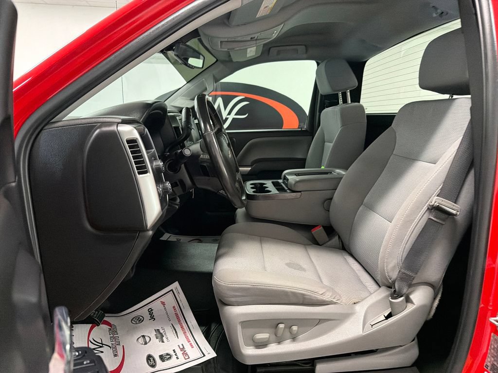 Used 2018 Chevrolet Silverado 1500 LT w/ LT Convenience Package AWD/4WD image 11