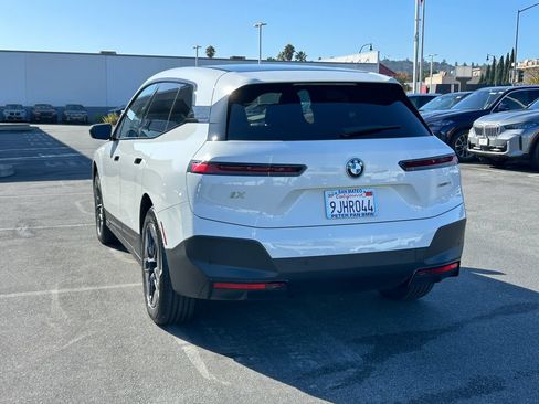 Used 2024 BMW iX xDrive50 w/ Premium Package AWD/4WD image 3