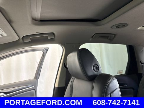 Used 2020 Buick Enclave Essence w/ Sound and Sites Package AWD/4WD image 21