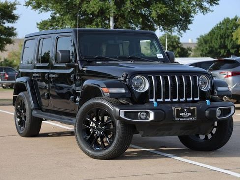 Used 2023 Jeep Wrangler Unlimited Sahara AWD/4WD image 2