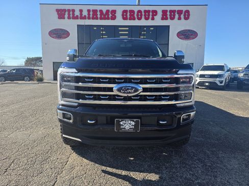 Used 2024 Ford F250 Platinum w/ FX4 Off-Road Package image 2