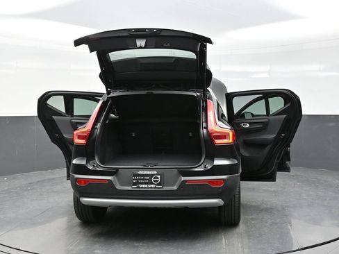 Used 2025 Volvo XC40 B5 Core AWD/4WD image 44
