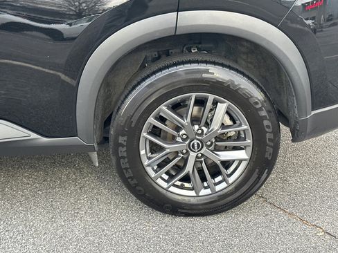 Used 2024 Nissan Rogue S image 19