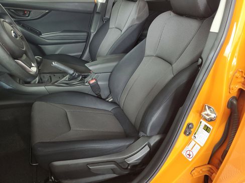 Used 2019 Subaru Crosstrek 2.0i image 12