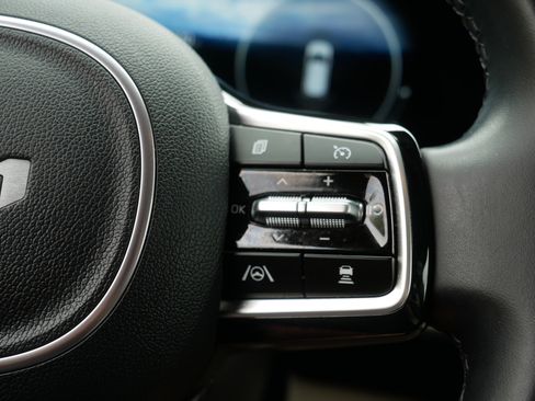 Used 2024 Kia Carnival SX FWD image 29